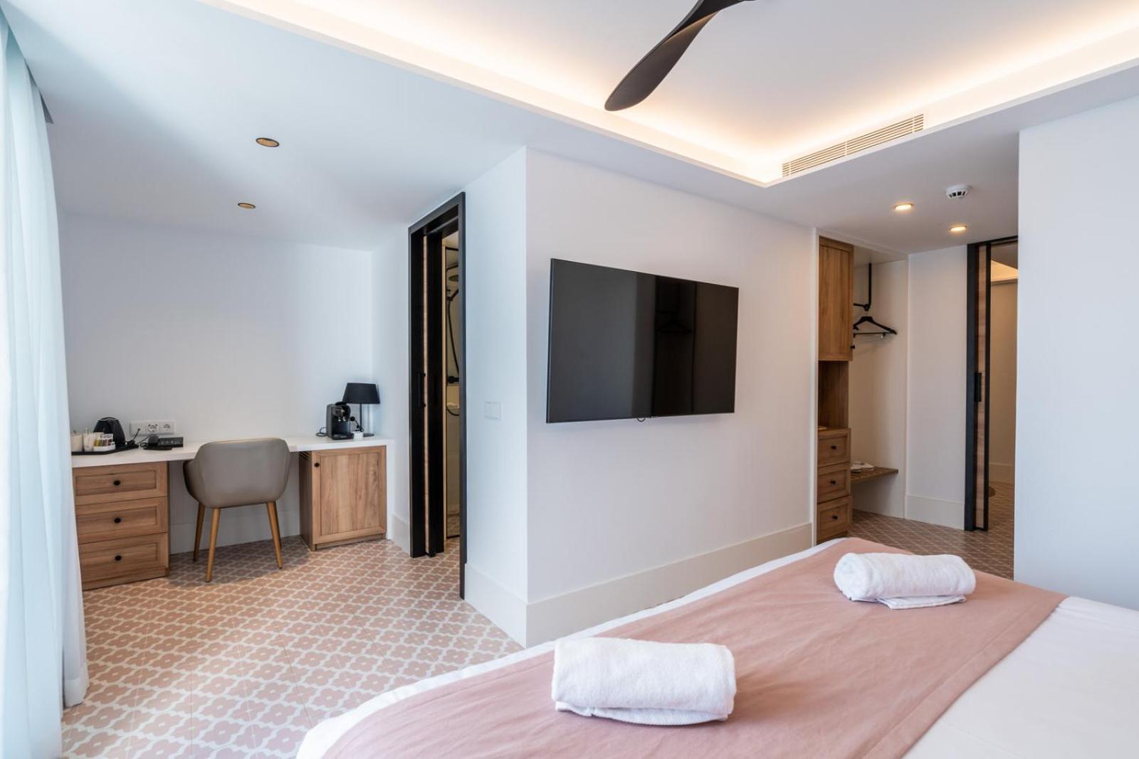 Neptuno Hotel&SPA 4 Sup Calella Habitación foto