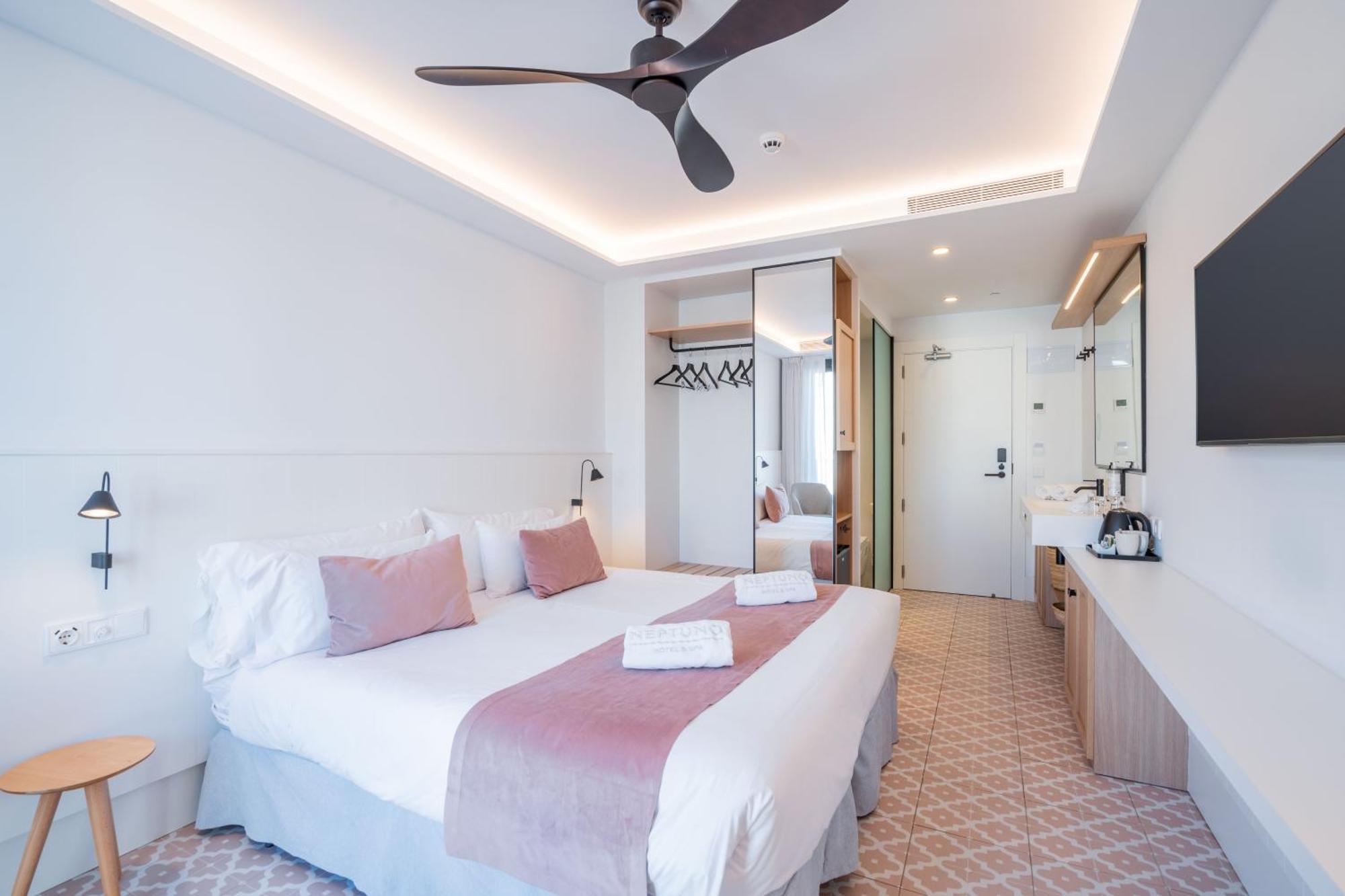 Neptuno Hotel&SPA 4 Sup Calella Exterior foto